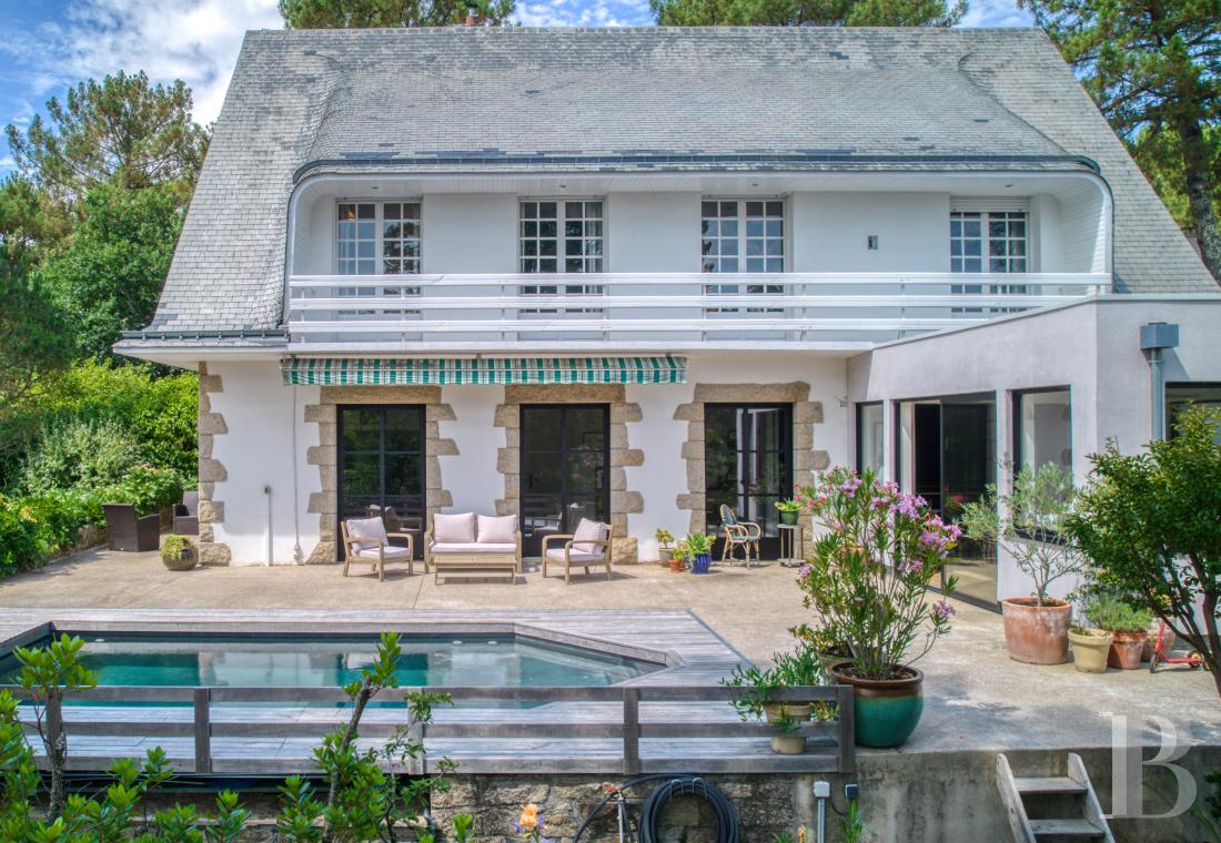 À Vannes, près du golfe du Morbihan, une maison familiale, avec piscine et parc arboré, à 10 min des plages